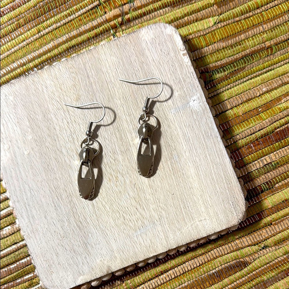 163.  UNIQUE ZIPPER PULL Elegant Silver Earrings